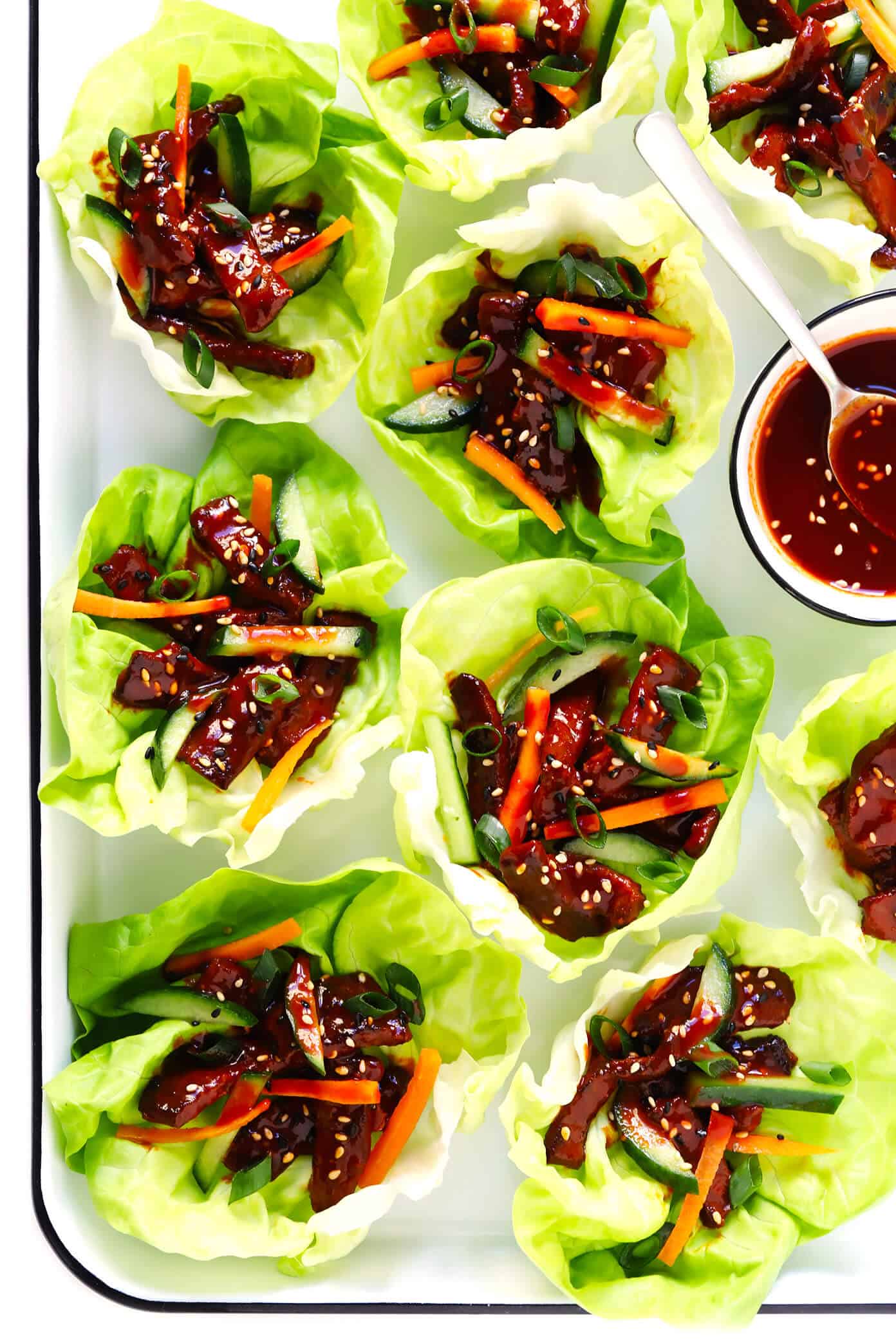 LOVE these Quick Gochujang Lettuce Wraps! They feature the most delicious 4-ingredient Korean gochujang sauce, and can be made with your choice of protein (beef, chicken, pork, shrimp or tofu) and crispy veggies. The perfect healthy dinner or appetizer! | gimmesomeoven.com #korean #lettucewraps #dinner #appetizer #healthy #beef #chicken Korean Gochujang Lettuce Wraps