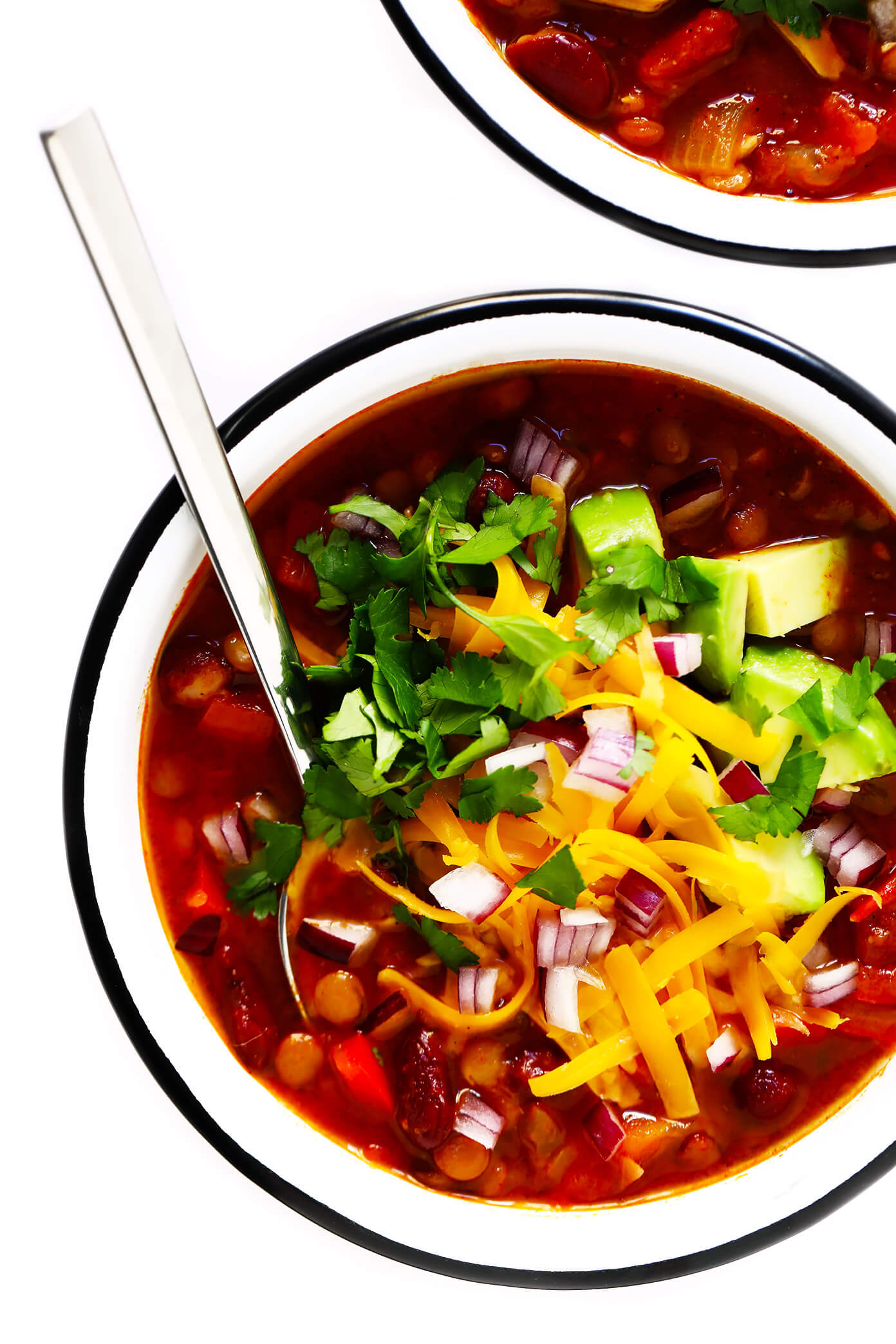 LOVE this vegetarian chili recipe! It's easy to make in the #InstantPot, #CrockPot or on the stovetop. It's full of healthy veggies and lots of protein. And it is always a crowd fave. | gimmesomeoven.com #chili #soup #mexican #healthy #recipe #dinner #glutenfree #vegan #vegetarian #meatless Vegetarian Chili